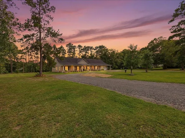 5655 Esterwood Dr, Kountze, TX 77625
