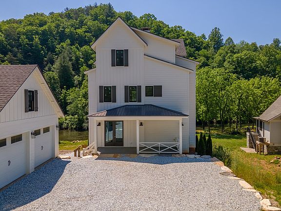 3rd image of 156 Grayling Dr