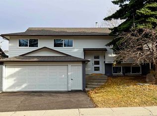 7032 W 78th St NW, Calgary, AB T3B4H9