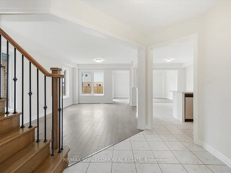 226 Bruce Cameron Dr — Photo 6