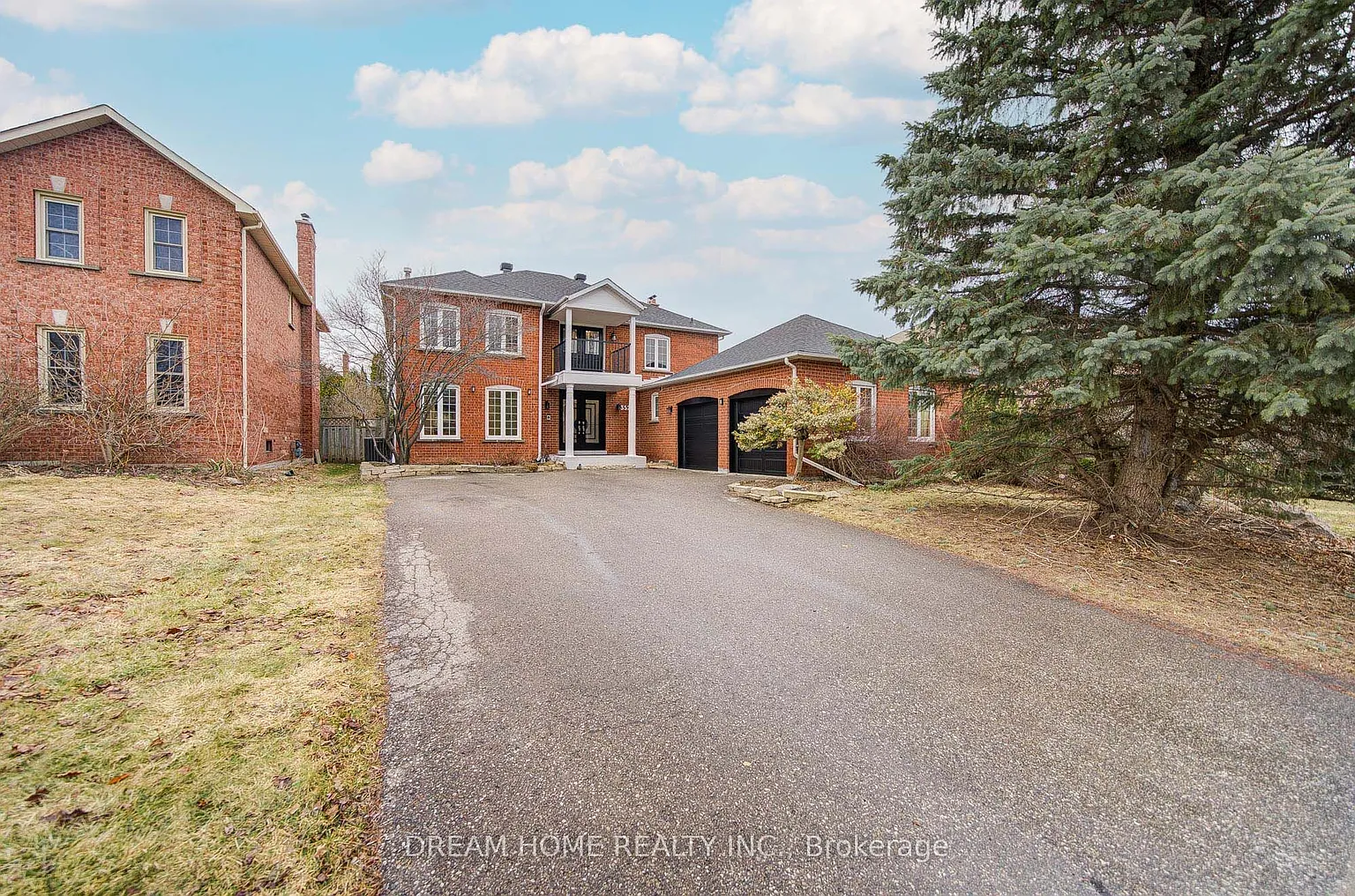 352 Kennedy St W photo 1