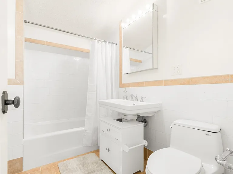 300 Communipaw Ave #211 — Photo 19