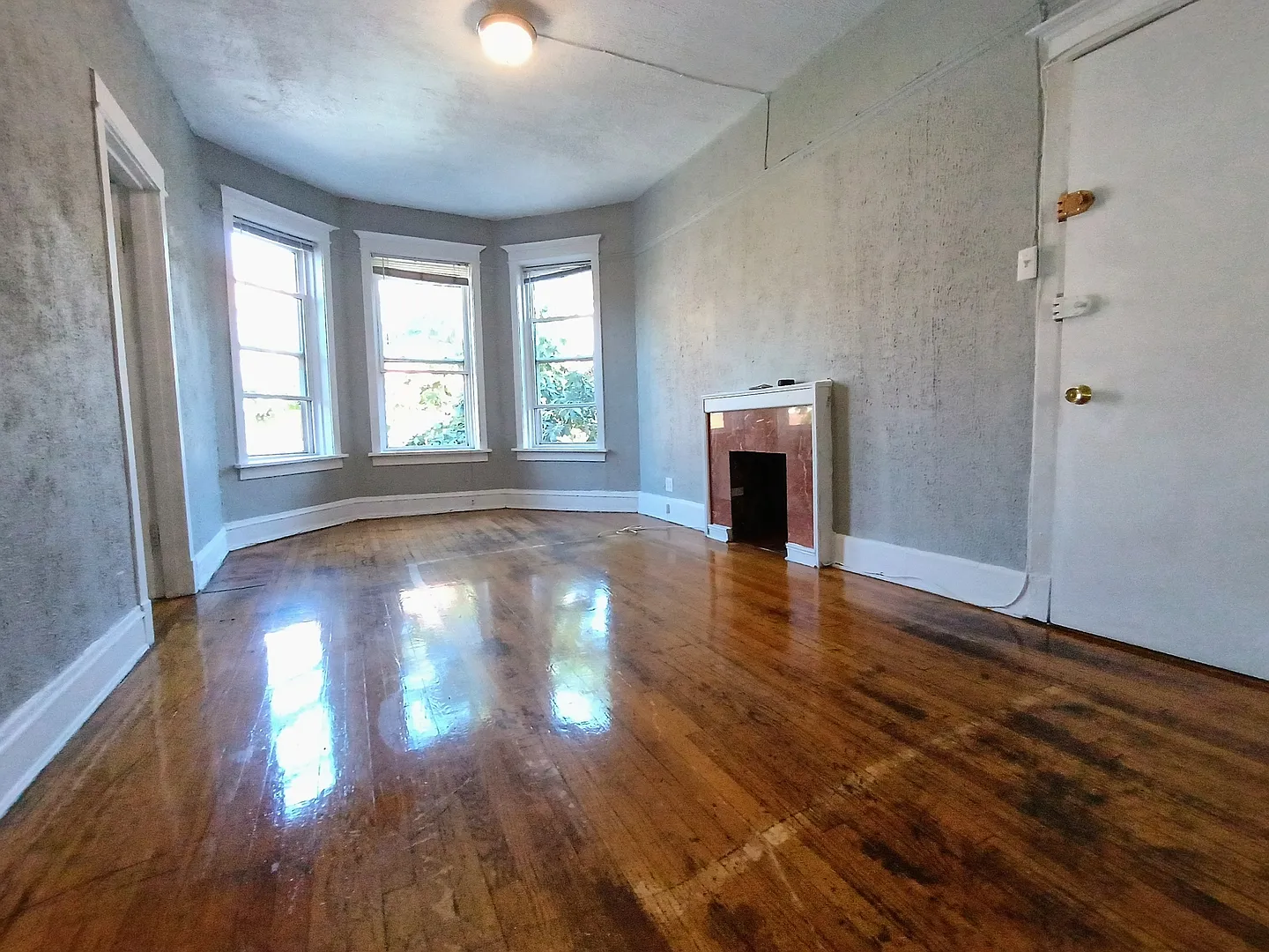 2 bed, 750 sqft, $2,900 — Photo 2