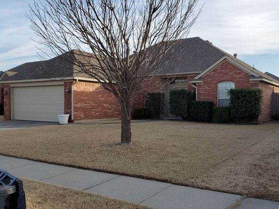 2nd image of 612 SW 159th Ter