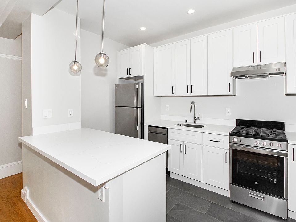 1st image of 828 Jones St #52