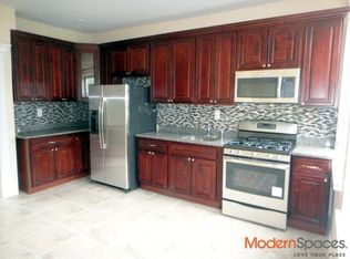 24-25 23rd St #2FL, Astoria, NY 11102