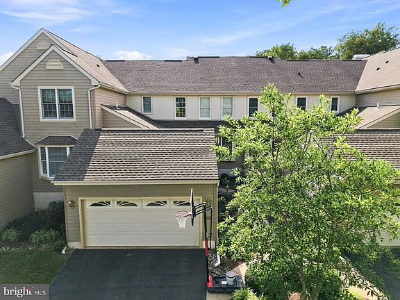 3rd image of 337 Lea Dr