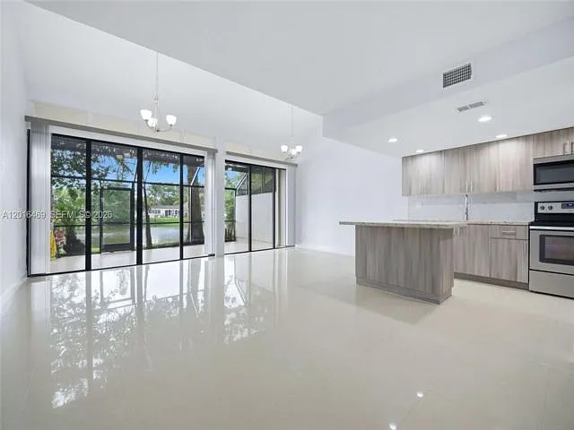 10941 N Lakeview Dr — Photo 20