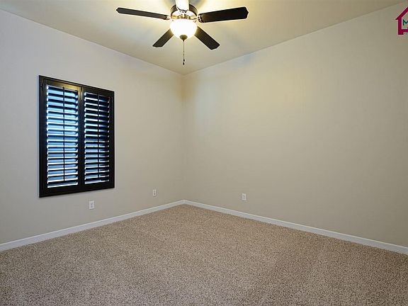 5th image of 875 Maple Park Ave