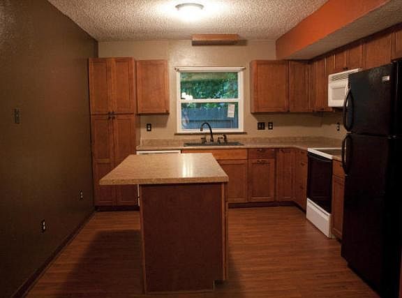 3rd image of 2202 Appaloosa St