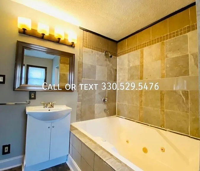 1421 Piper Ct NW — Photo 9
