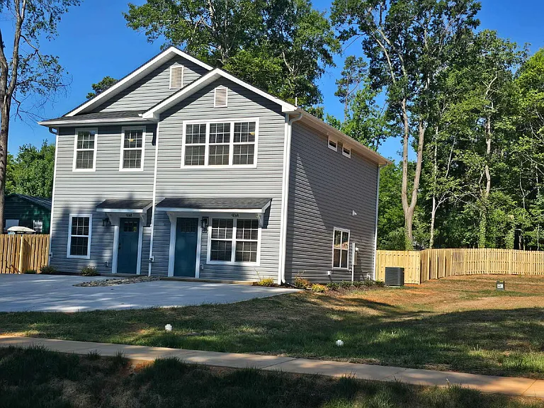 402 Giles St #B — Photo 11