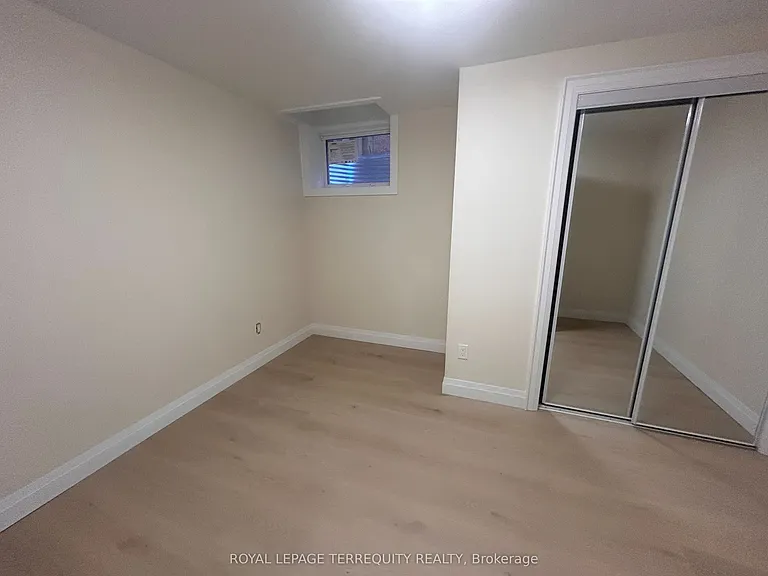 4 Sutton Ct — Photo 5