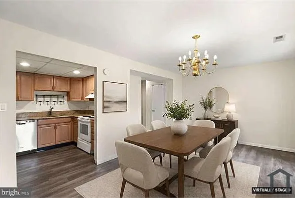 111 Shetland Cir #6 — Photo 2