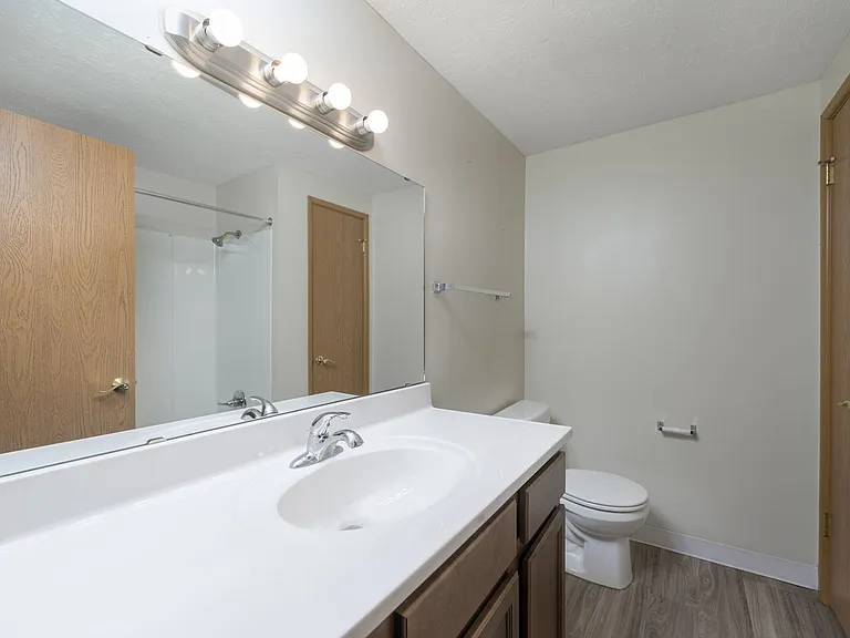 Kingswood Townhouses — Photo 14