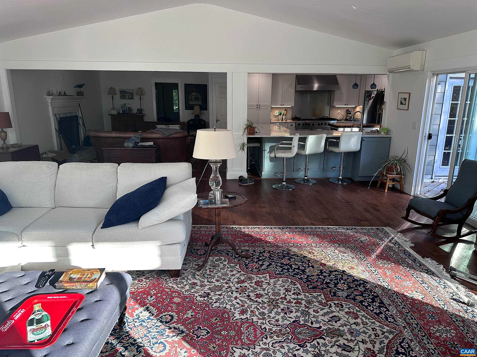 3 bed, 2.5 bath, 2704 sqft, $3,100 — Photo 4