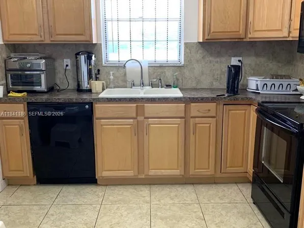5160 SW 40th Ave APT 26D, Dania Beach, FL 33314