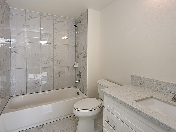 2nd image of 407 N Ardmore Ave #202