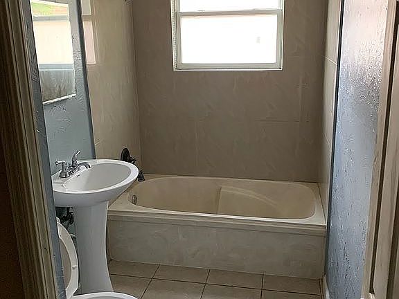3rd image of 1329 Avenue C