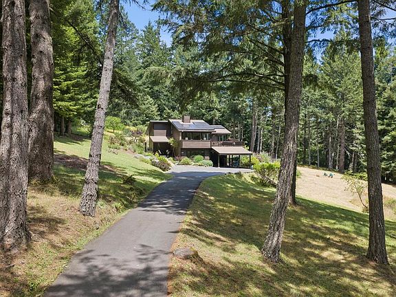 3rd image of 2975 Joy Rd