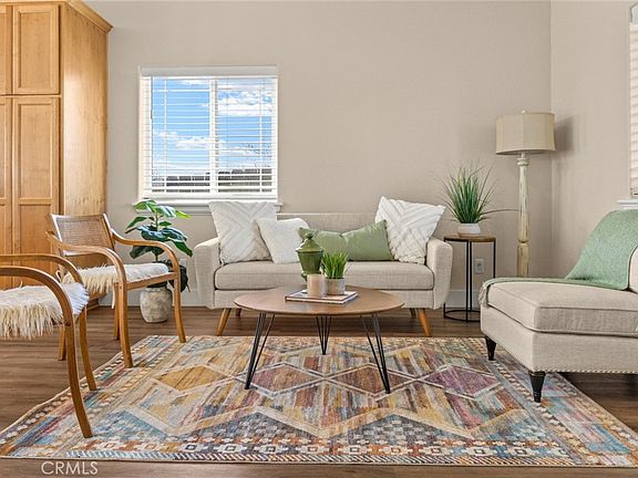 4th image of 1398 Elliott Rd