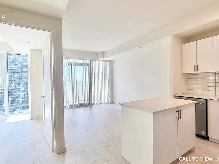9000 Jane St #2017 — Photo 1