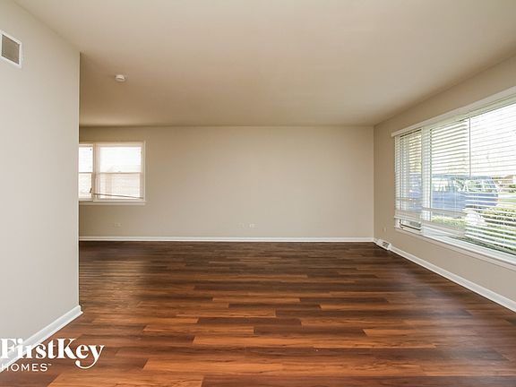 3rd image of 641 Palm Dr