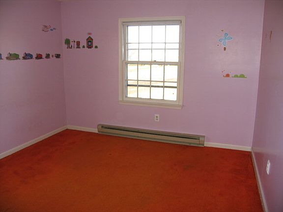 5th image of 46 Bluestone Dr