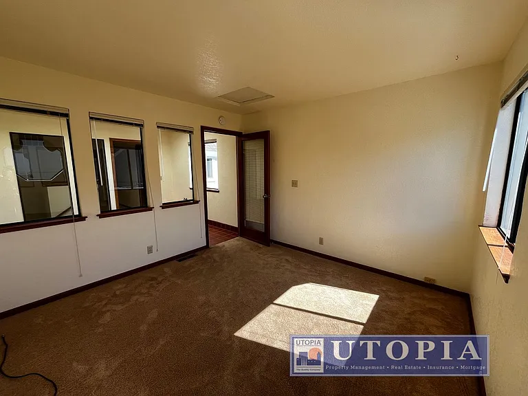 2726 Hampton Ln — Photo 28