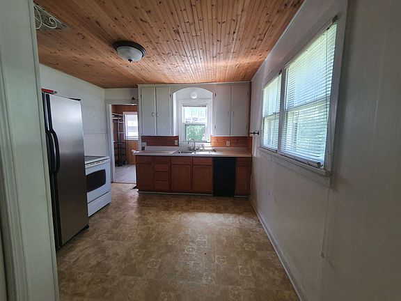 2nd image of 1411 Leroy St