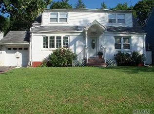 866 Brush Hollow Rd, Westbury, NY 11590