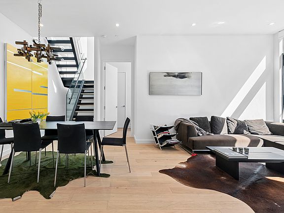 3rd image of 149 E 26th St #Penthouse 1