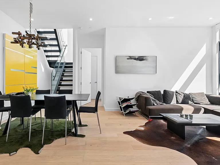 149 E 26th St #Penthouse 1 — Photo 3
