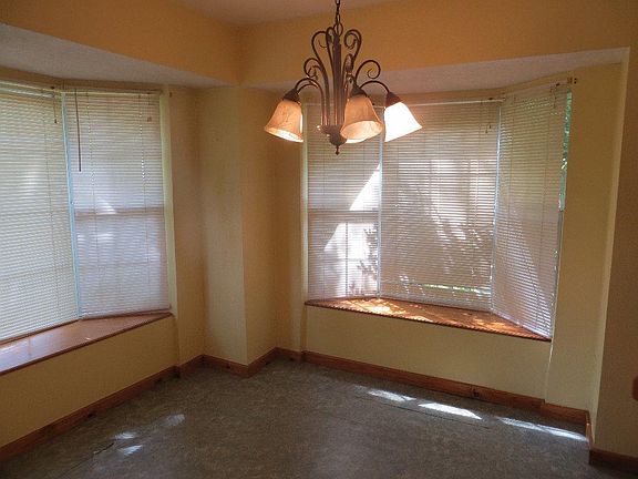 4th image of 212 Banyan Dr