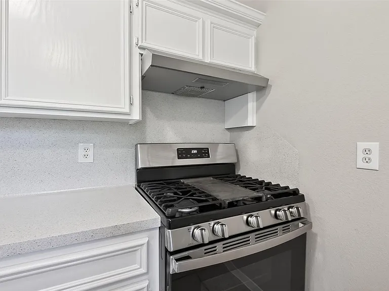 7429 Elbridge Ln — Photo 18