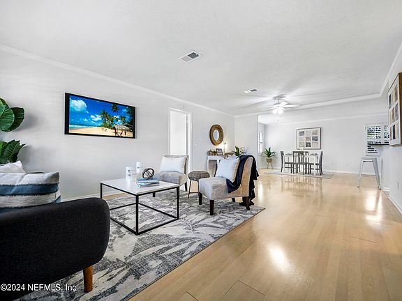 3rd image of 953 ALCALA Drive