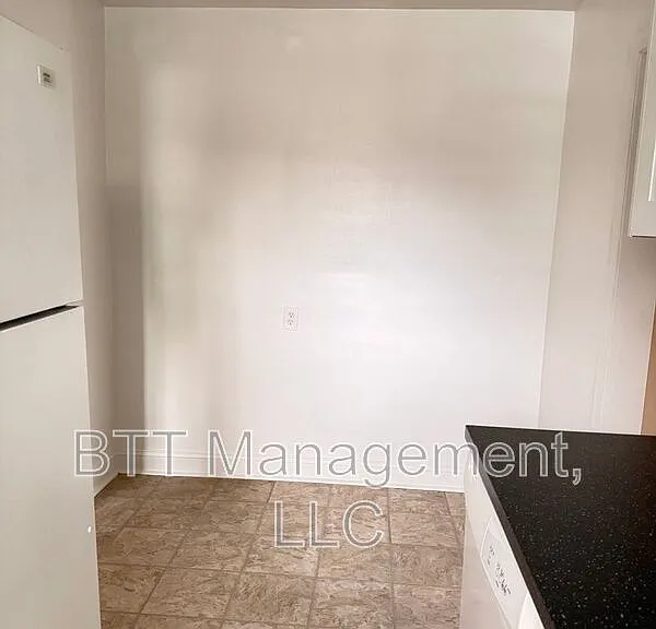 8401 Greenwood Ave #3 — Photo 80