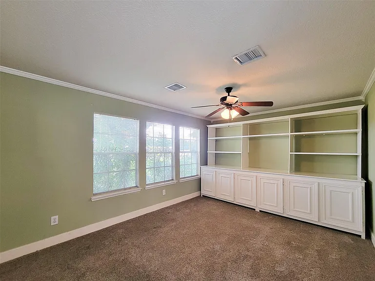 9607 Farrell Dr — Photo 6