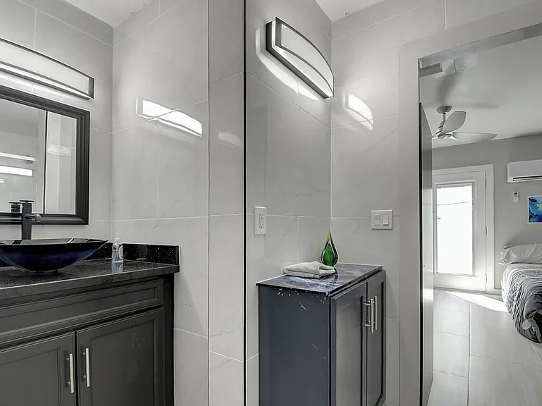 121 W Balboa Dr — Photo 13