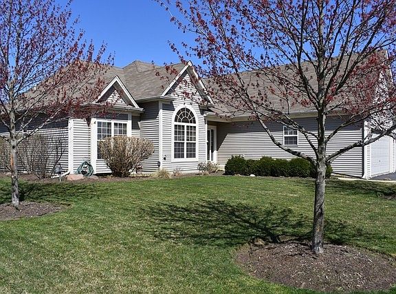 4th image of 942 Wyndham Dr