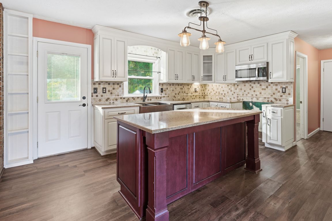 next background image