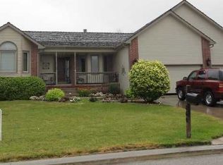 860 N Sagebrush Ct, Wichita, KS 67230