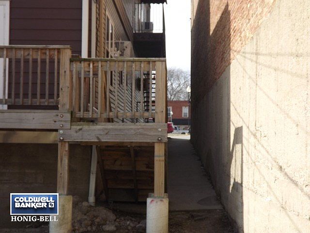 2nd image of 50 Crystal St #1R