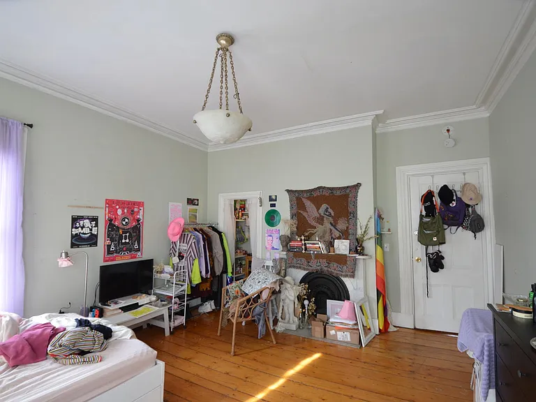 40 Bowen St #2 — Photo 11