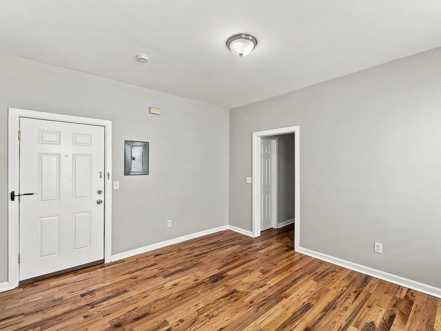 422 Woodside Avenue - 3 — Photo 2