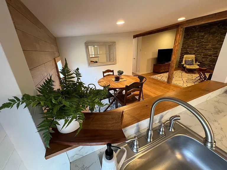 1141 Albany Post Rd #3 — Photo 16