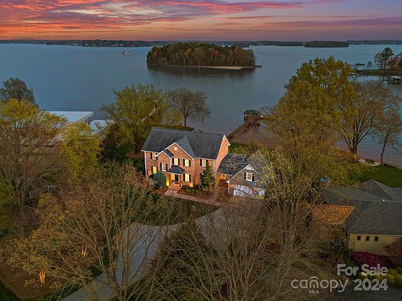 3rd image of 239 Gainswood Dr