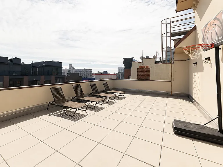 1117 Lafayette Ave #2R — Photo 11