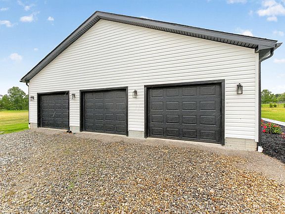 5th image of 25461 Shoemaker Rd