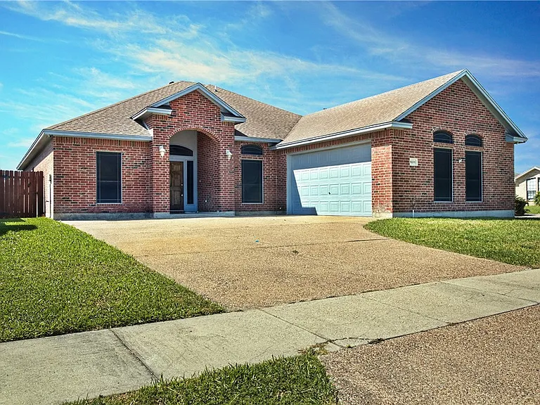8201 Azimuth Ct — Photo 2